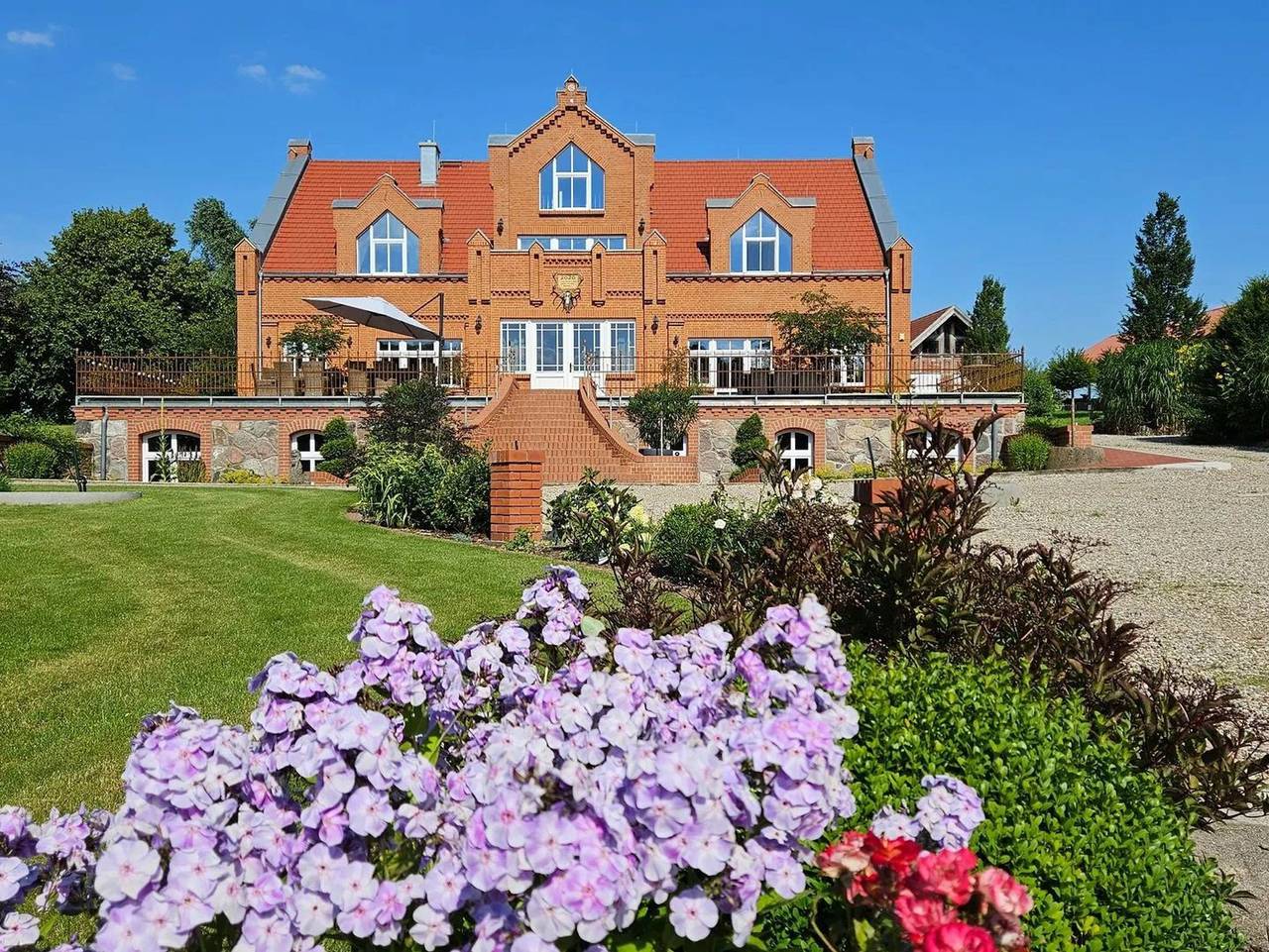 Ganze Ferienwohnung, Herrenhaus Darbein - Landhaus Wohnung in Dargun, Mecklenburgische Seenplatte