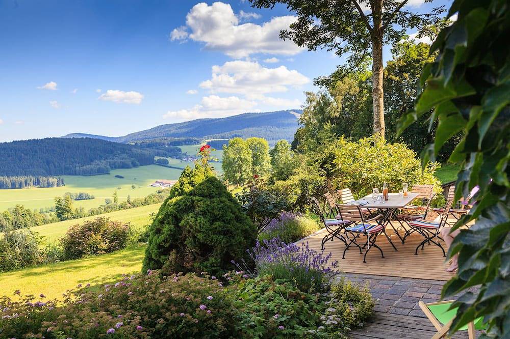 Comfortable free-standing holiday house with dreamlike distant view in Kollnburg, Eastern Bavaria