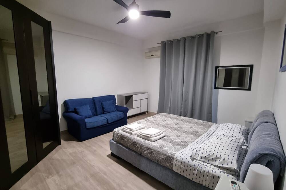 Entire apartment, The house on the boulevard in Reggio Calabria, Tyrrhenian Coast Kalabria