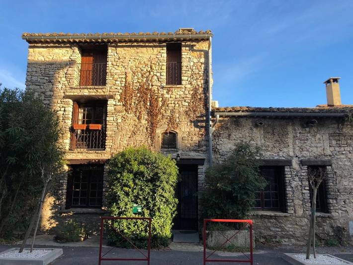Location de vacances pour 9 personnes, avec vue et jardin, animaux acceptés à Aspères