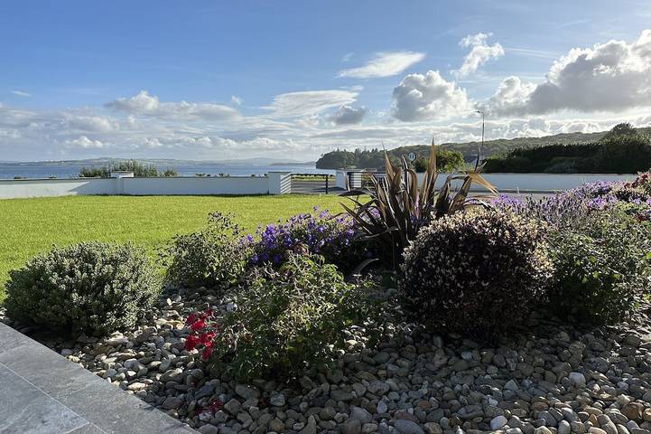 Luxus-Ferienhaus mit ungestörtem Meerblick in Lough Swilly