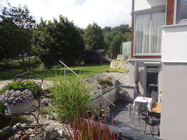 Gîte pour 3 personnes, avec Terrasse et Jardin à Ney