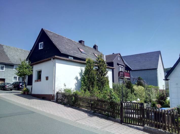 Geheel appartement, Appartement 'Remise Fewo' met privé terras, privé tuin en Wi-Fi in Usseln, Willingen