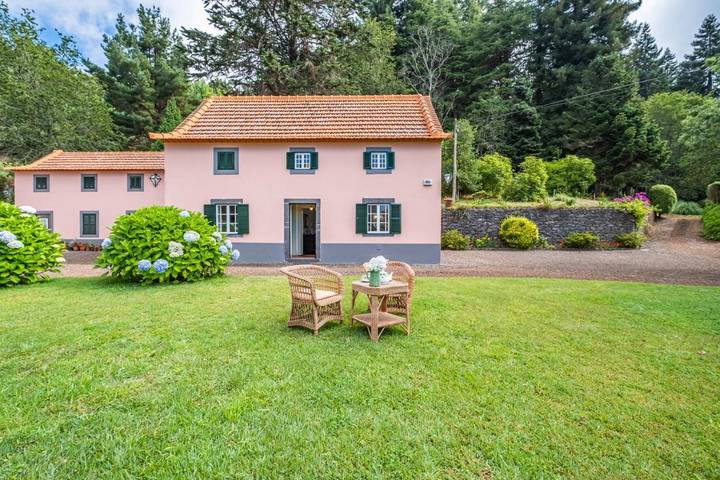 Casa de férias para 6 pessoas, com vista e jardim em Camacha