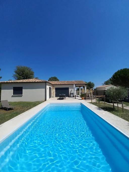 Villa pour 6 personnes, avec piscine ainsi que jardin et vue - 1