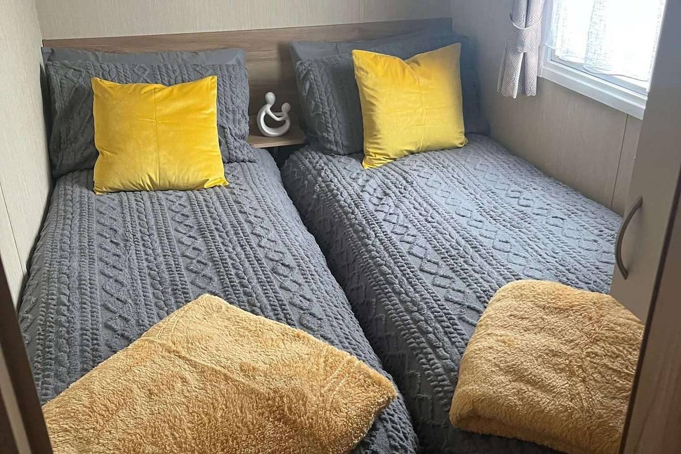 3 Bed Caravan - Sleeps 8 - Parking - Beach in Ingoldmells, Lincolnshire