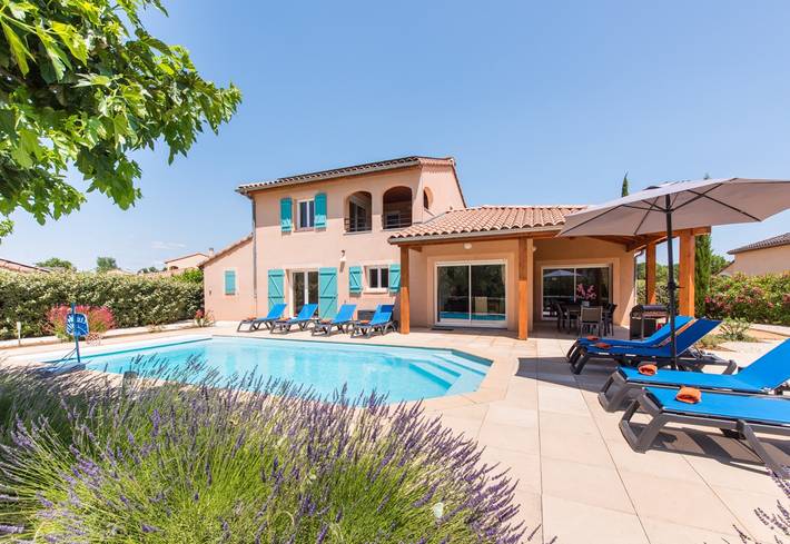 Gîte pour 10 personnes, avec piscine à Vallon-Pont-d'Arc - 2