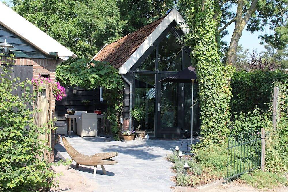 Brandneues Gästehaus im Landhausstil mit privater Terrasse in Woudrichem, Nordbrabant