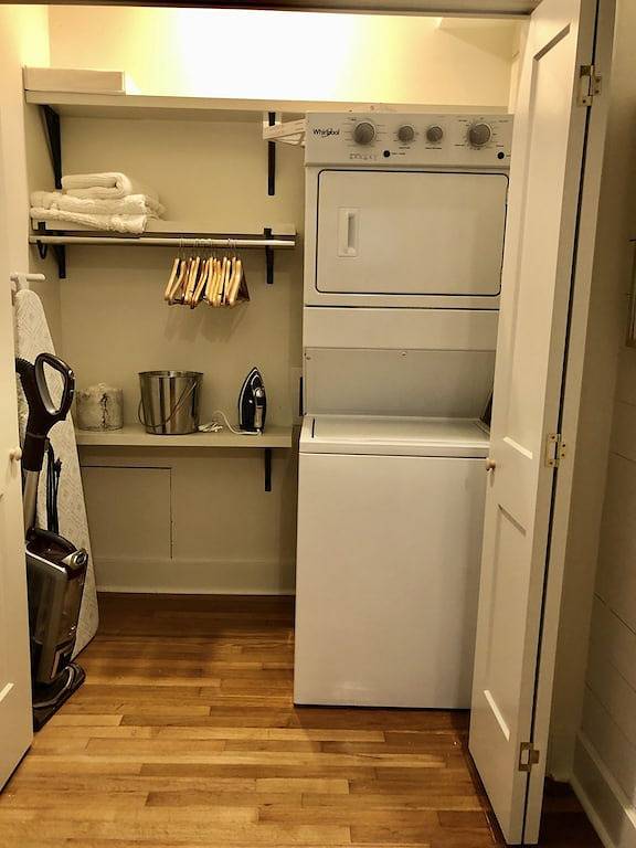 Convenient quiet Lsu Location near City Park, coffee shops, restaurants and bars in Baton Rouge, East Baton Rouge Parish