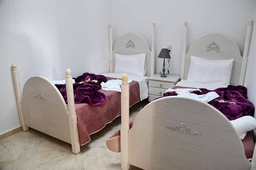 Ganze Wohnung, Kleopatra Deluxe Apartment with Jacuzzi in Kamilari, Iraklio-Heraklion und Umgebung
