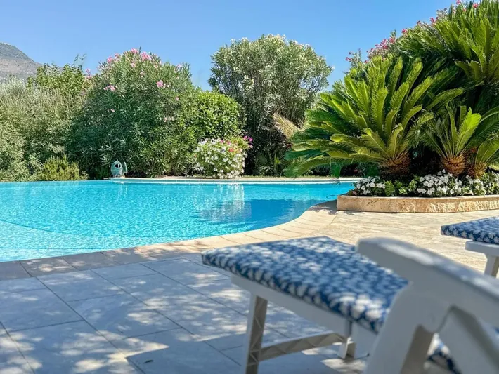 Apartamento de vacaciones para 4 personas, con piscina además de jardín y vistas - 1