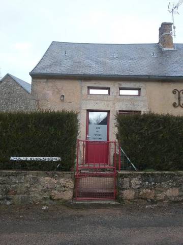Gîte pour 3 personnes, avec jardin à Saint-Brisson