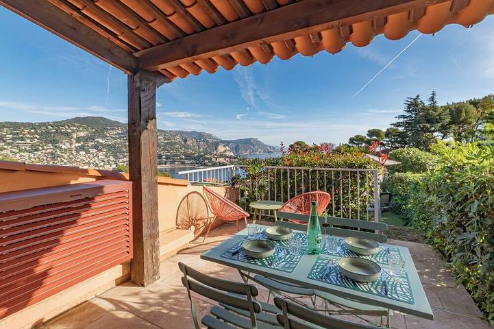 Villa pour 2 personnes, avec jardin et piscine à Nice