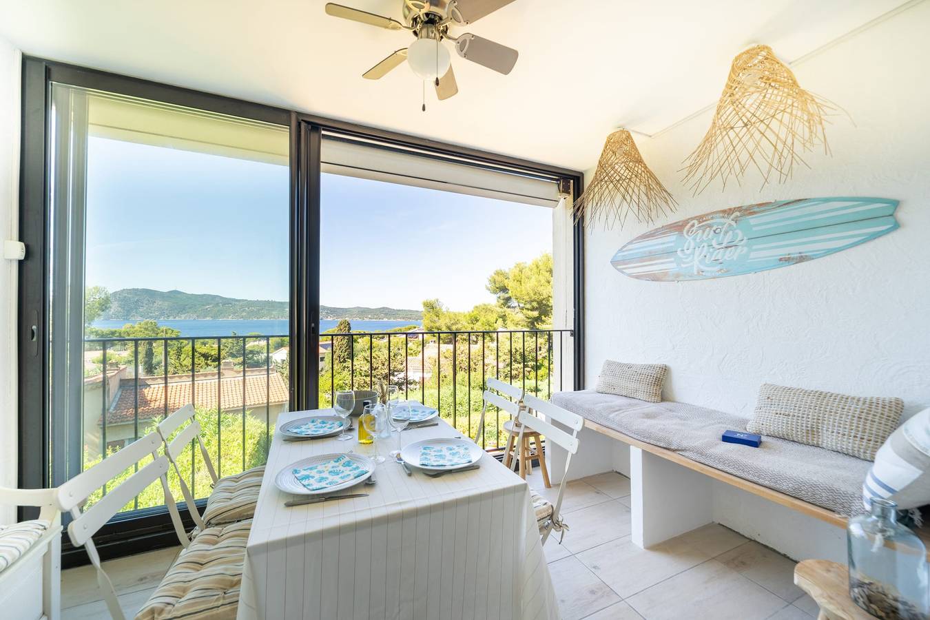 Entire holiday apartment, Breathtaking sea view,T3, for 6 , pool,  parking in Saint-Mandrier-sur-Mer, Toulon region