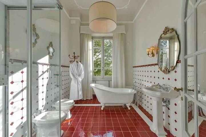 Splendida villa liberty con piscina privata e giardino con ulivi in Calenzano, Firenze province