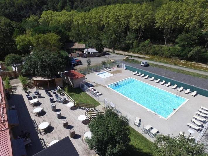 Camping pour 4 personnes, avec piscine, animaux acceptés