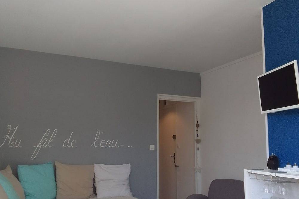 Entire apartment, Modern apartment in the Belle Epoque district in Bagnoles-de-l'Orne, Parc naturel régional Normandie-Maine