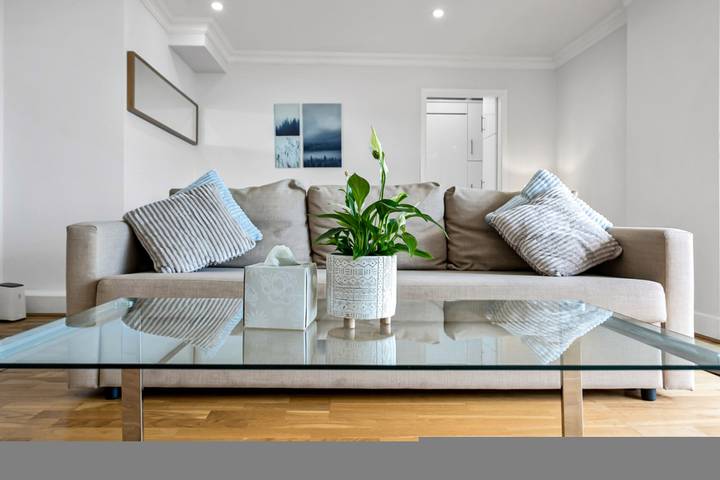 Apartment for 4 people, with balcony, with pets in Kensington and Chelsea