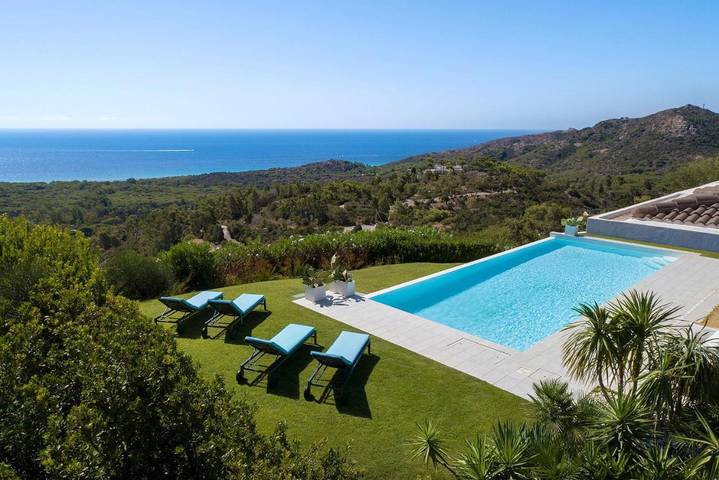 Villa pour 8 personnes, avec vue ainsi que piscine et jardin dans Eden Rock - 4