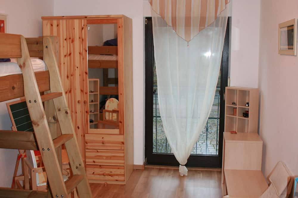 Schönes Ferienhaus in waldreicher Lage mit großem Garten. Haustiere willkommen. in Börnicke, Nauen