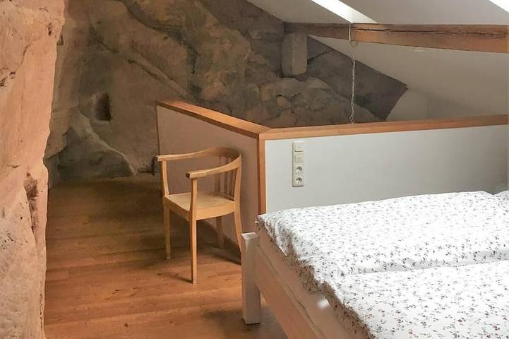 Maison rocher surplombant Trèves - Vivre dans la roche in Trèves (Ville), Trèves