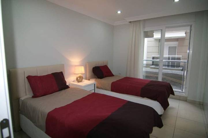 Ganze Wohnung, Tropicana G 2, 3-Bett-Erdgeschosshaus in Ecklage in einer 5-Sterne-Gemeinschaft in Side, Manavgat