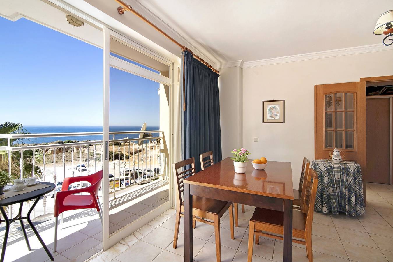 Apartamento entero, Apartamento Nau Bérrio 3ºd - Vistas al mar, piscina, aire acondicionado y Wi-Fi in Armação de Pêra (costa), Armação de Pera