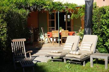 Gîte pour 4 personnes, avec piscine et terrasse à La Môle