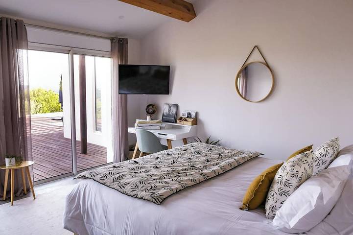Les Hauts d'Avignon - Maison d'Hôtes (Rochefort du Gard) - Chambre n°1 (Masaï) in Rochefort-du-Gard, Région de Nîmes