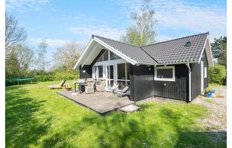 Ferieudlejning for 4 personer, med Terrasse i Stillinge Strand