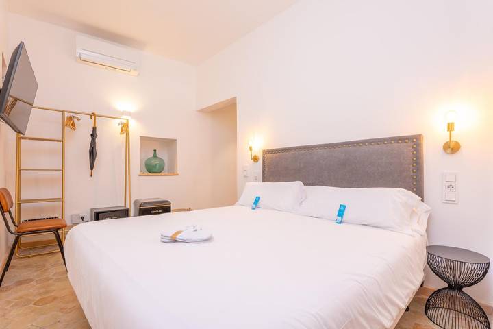 Hotel für 2 Personen, mit Terrasse und Pool - 1