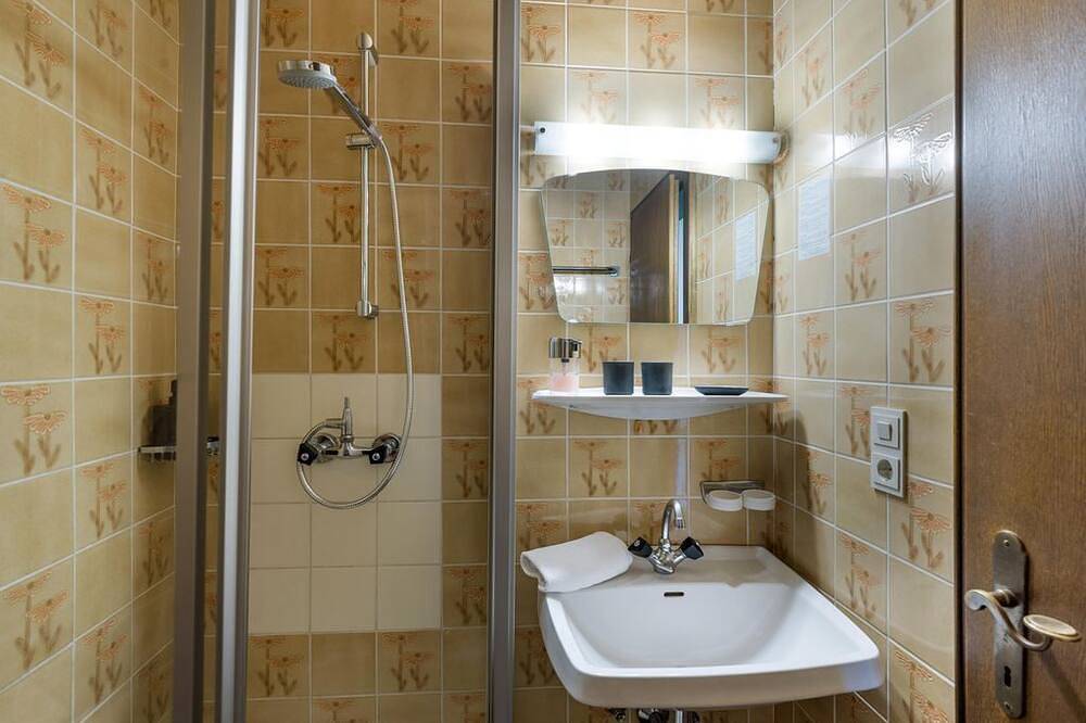 Dreibettzimmer, Dusche, Wc, Balkon - Au Pension in Söll, Kaisergebirge