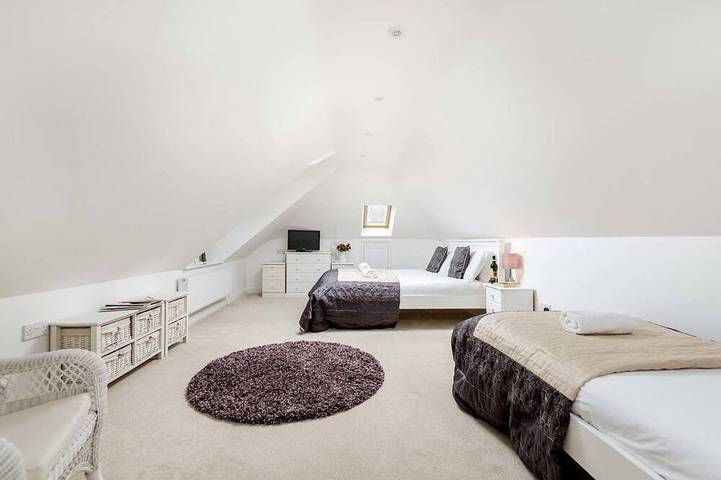 Mews Hill, 5 bedroom New Forest Holiday Cottage in Fordingbridge, Hampshire