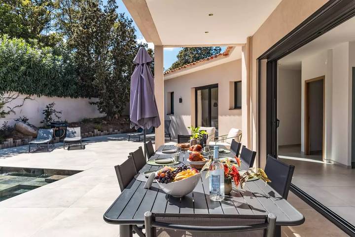 Location de vacances pour 12 personnes, avec jardin dans Pinarellu - 3