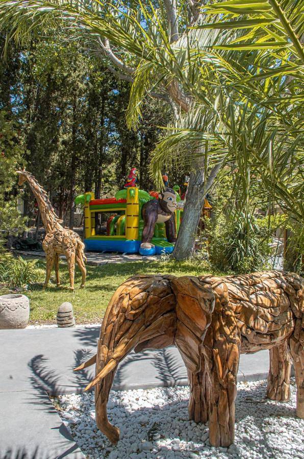 Gîte pour 2 personnes, avec jacuzzi et jardin ainsi que bassin pour enfant et piscine, animaux acceptés à Tuchan - 4
