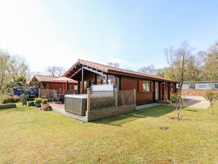 Holiday rental for 6 people, with Hot tub and Garden as well as Pool and Lake view in Tattershall