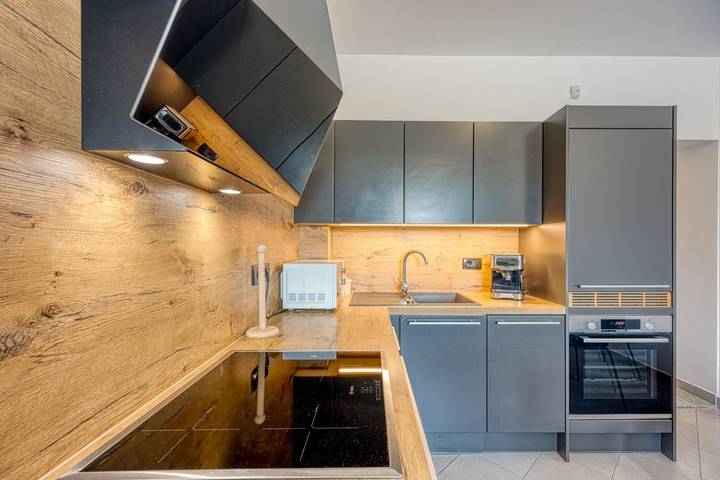 Gîte pour 4 personnes, avec terrasse, adapté aux familles à Koper - 3