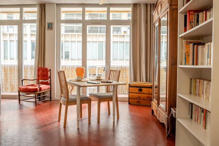 Gîte pour 4 personnes, avec terrasse dans Port De Toulon