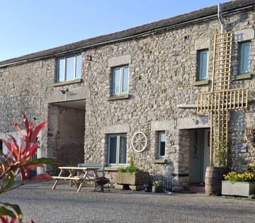 Log Cabin for 6 People in Lancashire, Photo 3