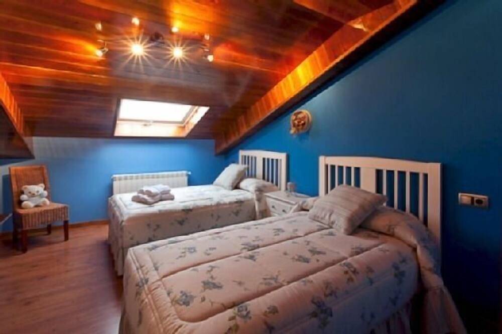 Apartamento entero, Apto Casa El Llombo en plena naturaleza con piscina  y a 15 min. de la playa in El Franco, Costa Verde