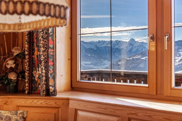 Ganze Wohnung, Apartment „Zillertal 3000“ mit Bergblick, Wlan und Terrasse in Stummerberg, Ski-Optimal Hochzillertal