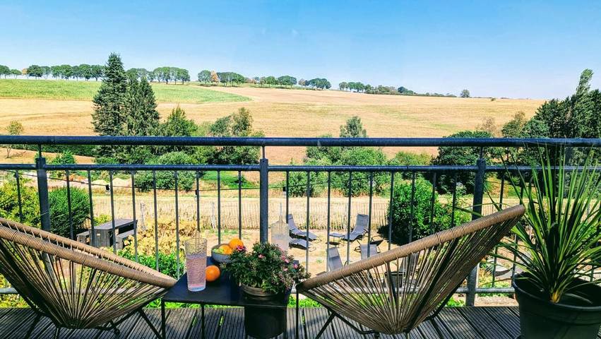 Ferienhaus für 7 Personen, mit Balkon und Terrasse sowie Garten und Ausblick