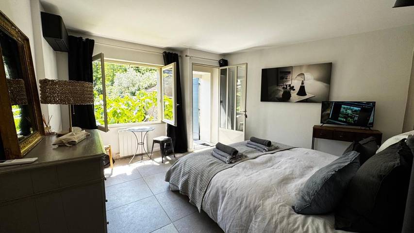 Chambre d’hôte pour 4 personnes, avec jardin ainsi que piscine et vue à Robion - 3