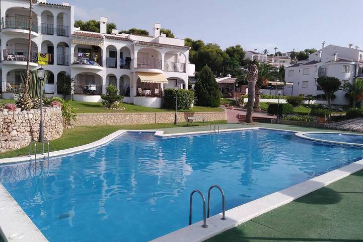 Villa for 6 people, with garden and pool in Peñiscola
