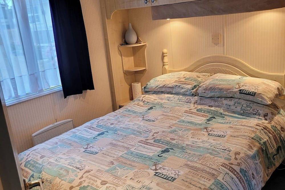 4 Berth Holiday Caravan  with stunning sea views 5☆rated with elevated deck in Gimingham, Norfolk Coast