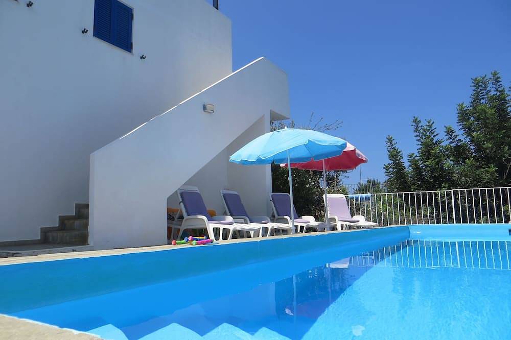 Schöne freistehende Villa mit 3 Schlafzimmern und einem Pool mit Blick auf einen Olivenhain in Roumeli, Rethymno und Umgebung