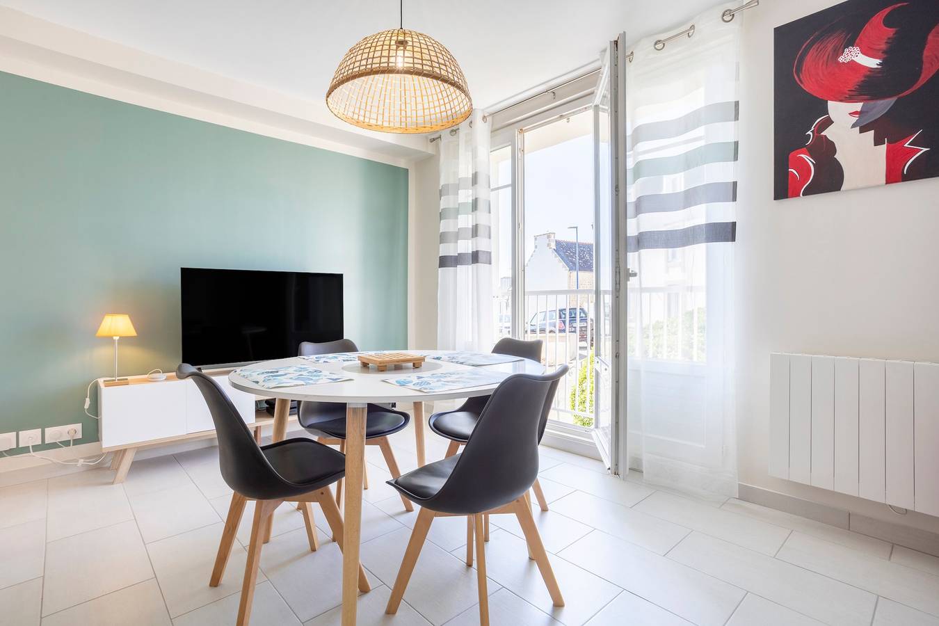 Appartement entier, Appartement résidence la montagne à 300 m de la plage vue sur mer in Audierne, Côte de Cornouaille