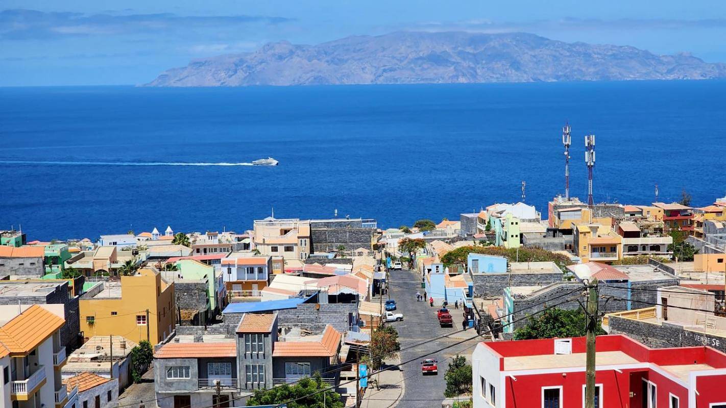 Casinha Nova - Entire Home with City & Ocean View in Sao Filipe in Kaapverdië