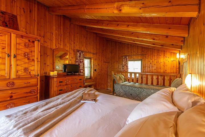 Chalet per 5 persone, con Balcone e Terrazza nonché Giardino e Panorama a Comune di Gressan