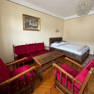 Gîte pour 4 personnes, avec terrasse à Eger